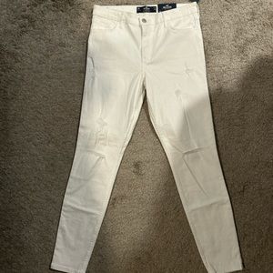 Cute new white jeans!